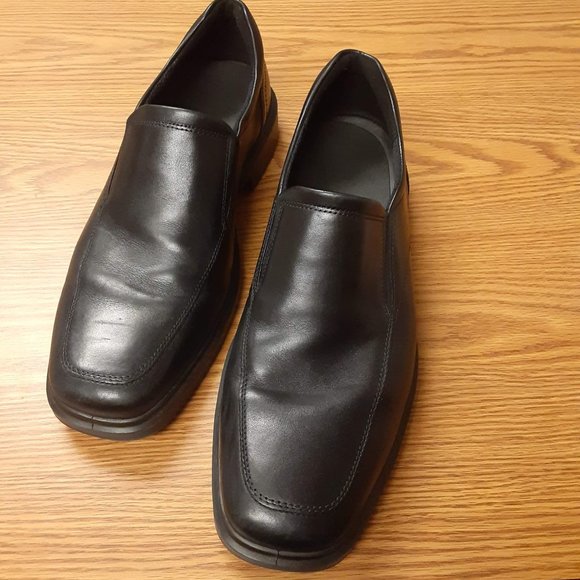 ECCO Men's Helsinki 2.0 Apron Toe Slip-On Loafer, Black, 10-10.5 - Picture 1 of 7